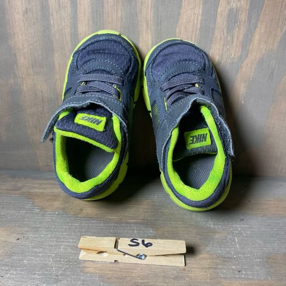 Nike Toddler Baby Fusion ST 2 Sneaker Shoes Black Neon Hook & Loop Low Top Sz 6C - Picture 10 of 11